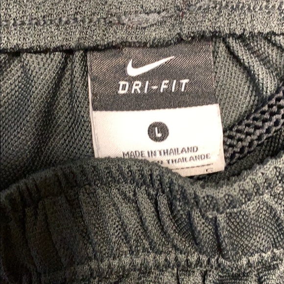 Nike Dri Fit Shorts - Picture 2 of 3